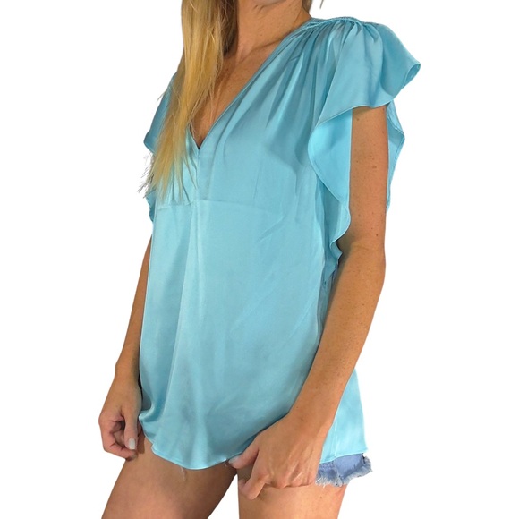 *NWT WHITE HOUSE BLACK MARKET Flutter Sleeve Silky V-Neck Top in Bermuda Blue - Picture 2 of 12